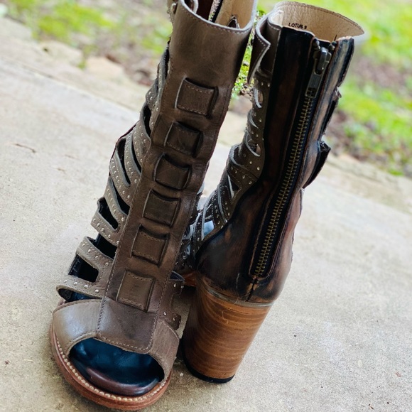 Freebird Lotus sandals (discontinued) grey - Picture 2 of 5